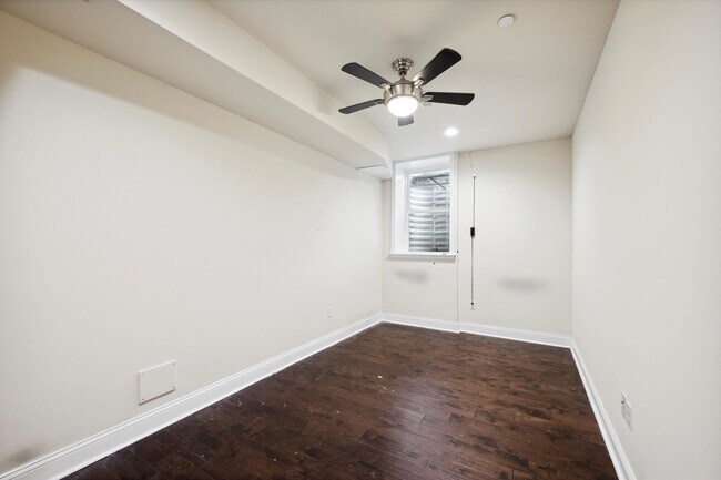 Building Photo - 1521 W Seybert St