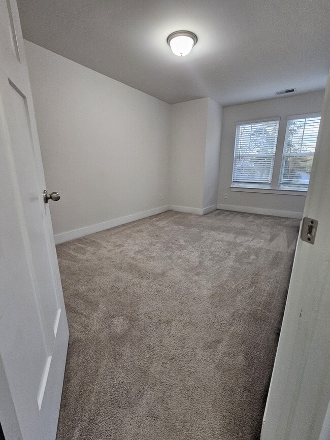 Building Photo - 114 Lerner Ct