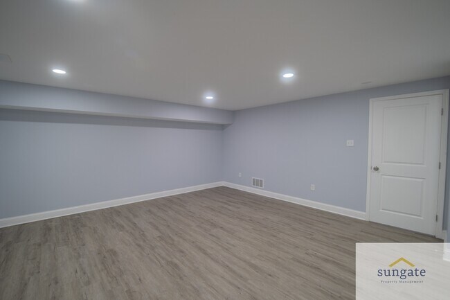 Building Photo - 43 Wellspring Cir