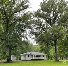 Building Photo - 5018 Holly Dr