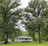 Building Photo - 5018 Holly Dr