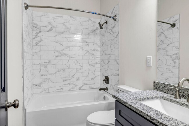 Building Photo - CHARMING 4 BEDROOM BUNGALOW IN THE HEART O...