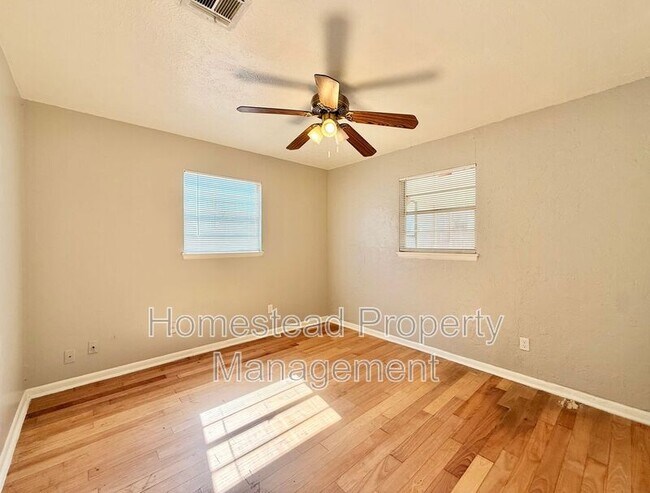 Building Photo - 2744 SW 64th St