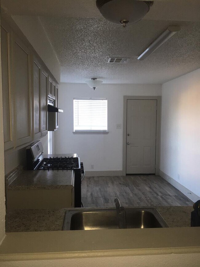 Building Photo - 5103 Purple Sage Dr