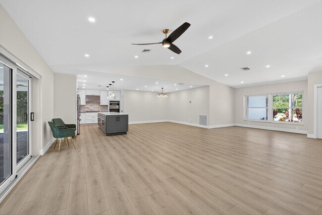Building Photo - 280 Sulky Way