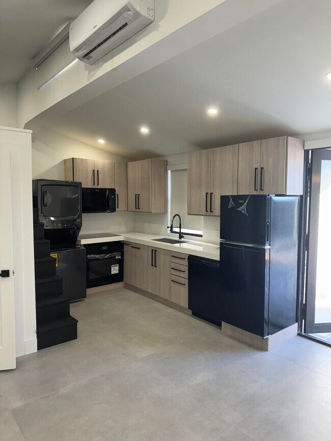 Building Photo - 1191 SW 15th St