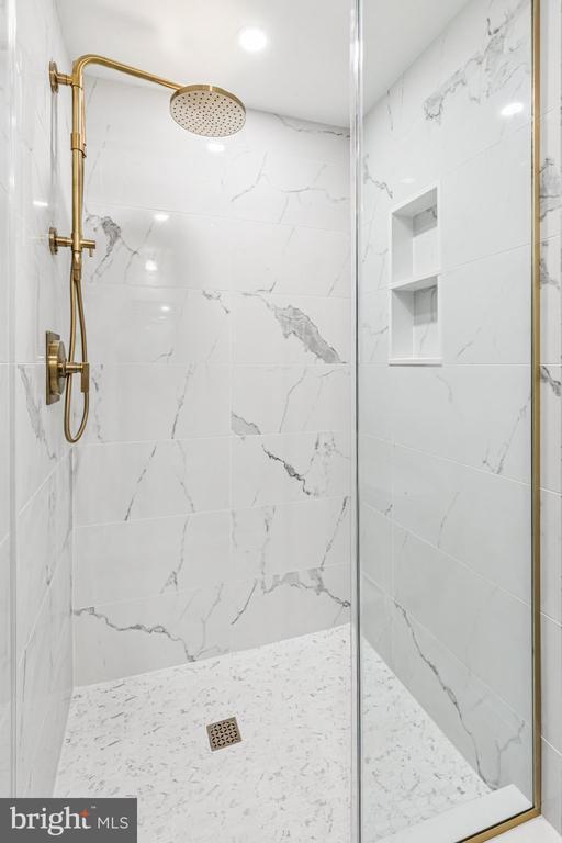 Building Photo - 135 S 19th St