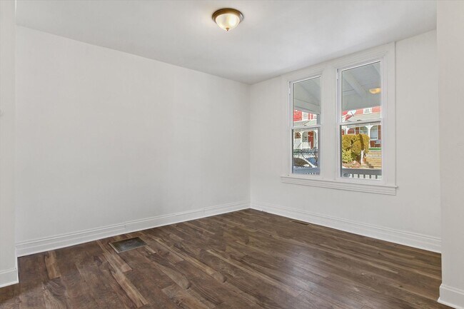 Building Photo - Coming Soon - Spacious 4 Bedroom, 2 Bath H...