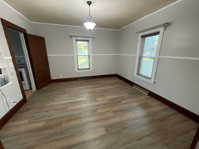 Building Photo - 401 N Polk St