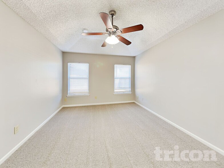 Building Photo - 8755 Tidewood Ct