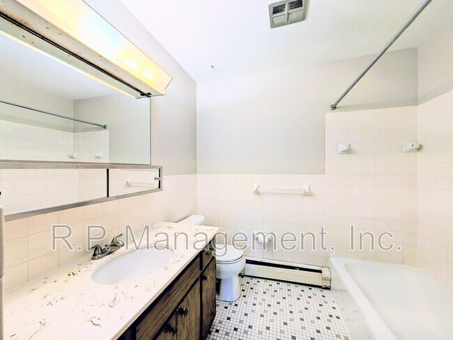 Building Photo - 2700 Dale St N