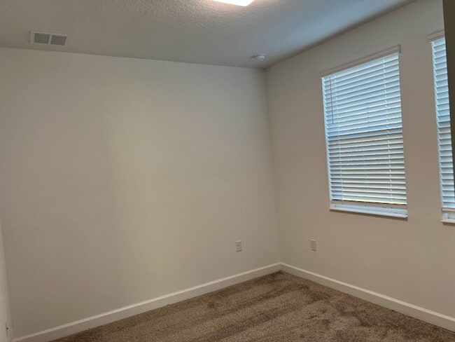 Building Photo - Newly built 3 Bedroom Home in Beautiful St. Cloud - 5 min from Isles of Lake Nova