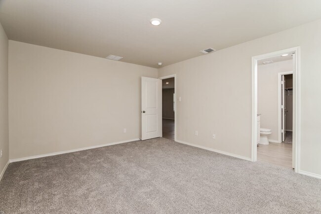 Building Photo - 5734 Leon Pl