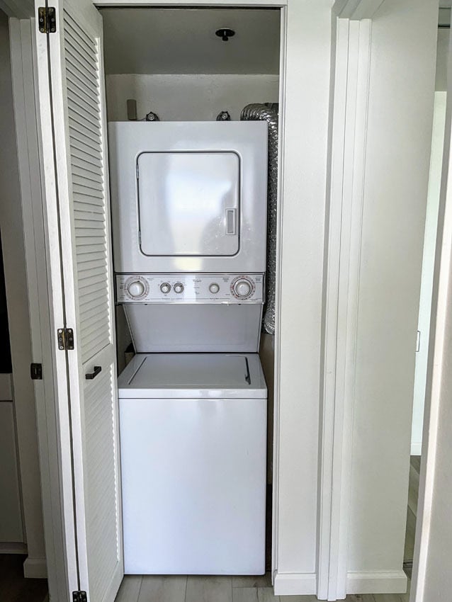 Washer Dryer - 1710 Avenida Del Mundo