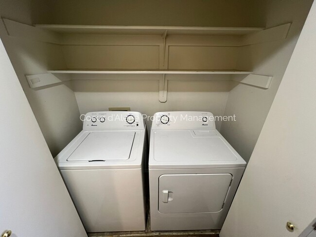 Building Photo - 2 bed condo in Ridgewood Condo Community