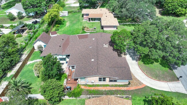 Building Photo - Highview Dr (MN)