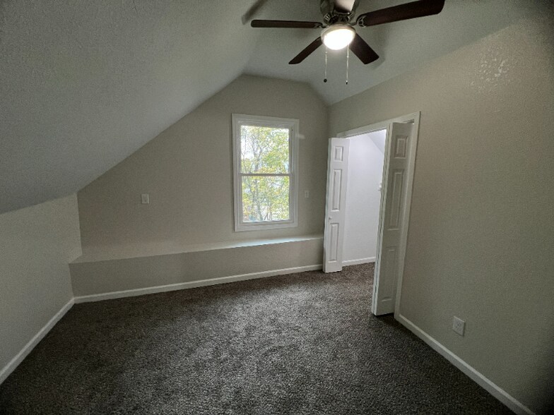 Building Photo - 3029 Woodland Ave