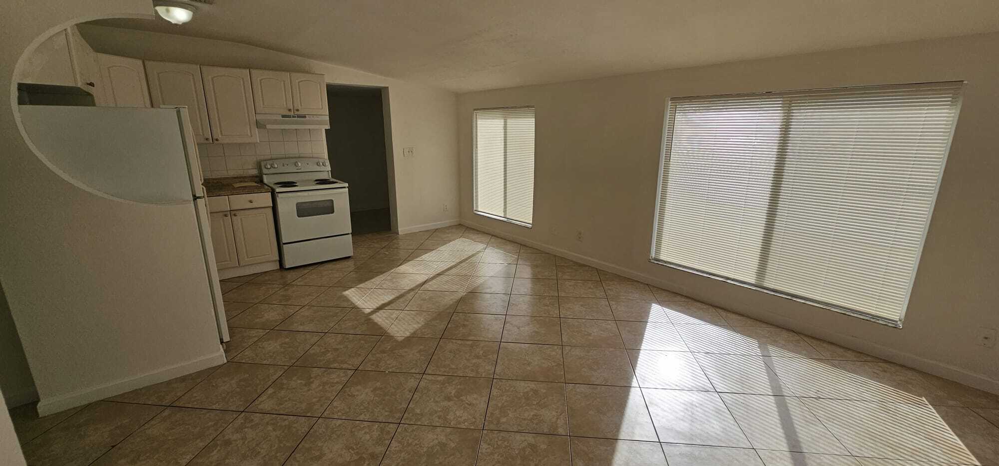 Building Photo - 1944 Adams St