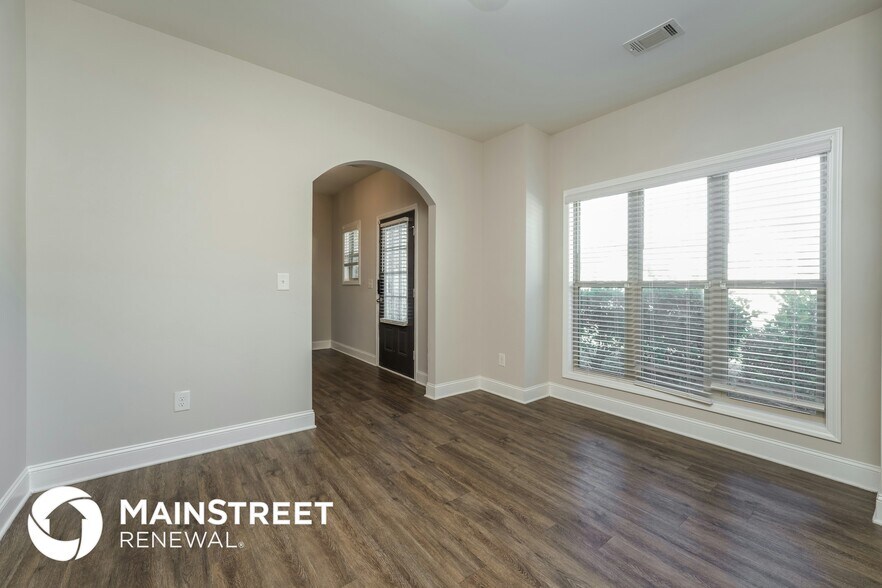 Building Photo - 1025 Overlook Walk Way