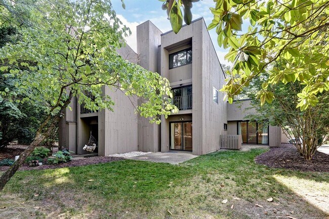 Building Photo - 106 Harrops Glen