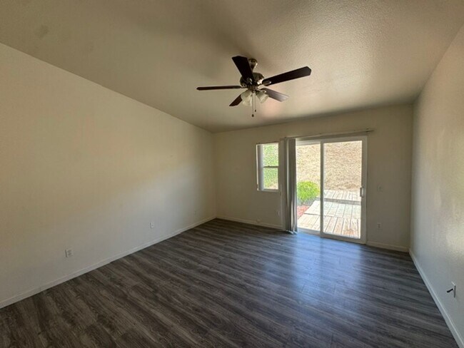 Building Photo - Beautiful home with option to expand