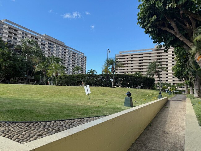 Building Photo - Newly Renovated 2 Bedrooms, 2 Full Baths with Parking at Century West