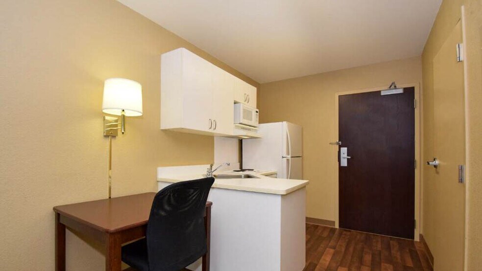 Building Photo - 9651 Seward Rd