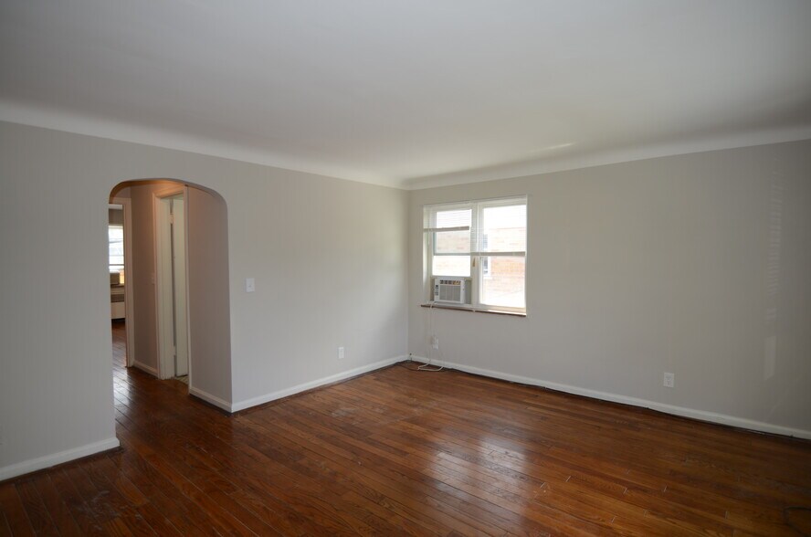 Building Photo - 7264 Reading Rd