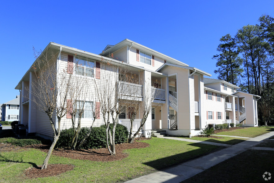 Primary Photo - Plantation Oaks