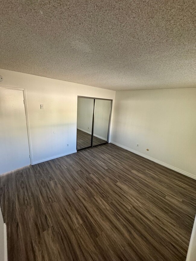 Building Photo - 7434 Mesa College Dr