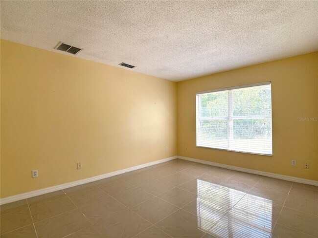 Building Photo - 781 Palmera St