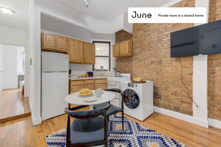 Building Photo - Contemporary ROOM at The Lexington House