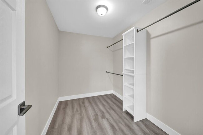 Building Photo - 15401 Adelay Ct