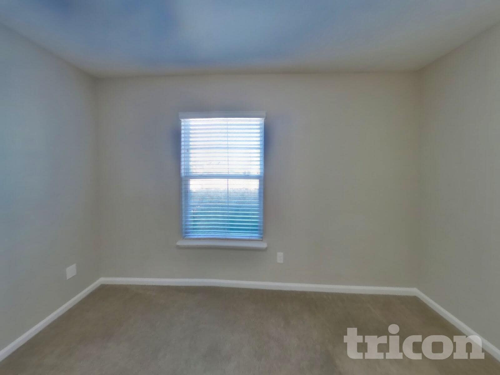 Building Photo - 15963 Bainebridge Dr