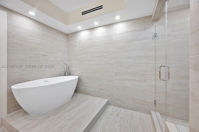 Building Photo - 19355 Turnberry Way