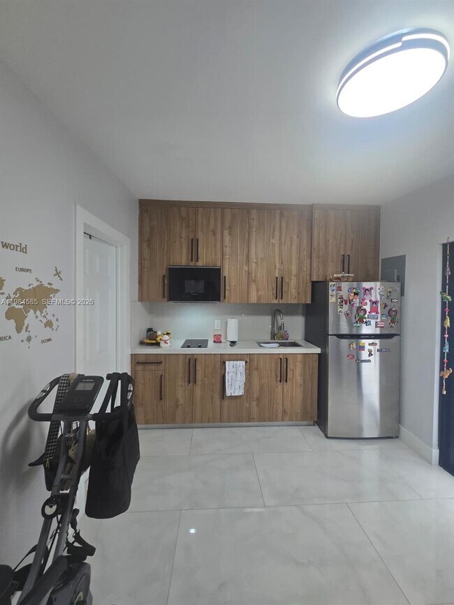 Building Photo - 801 NW 35th Ave