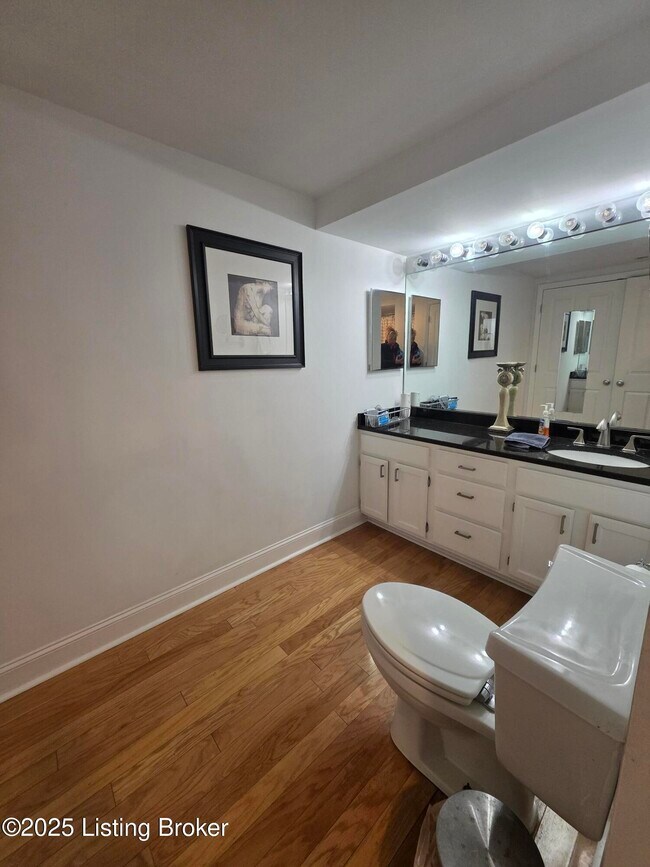 Building Photo - 1 Riverpointe Plaza