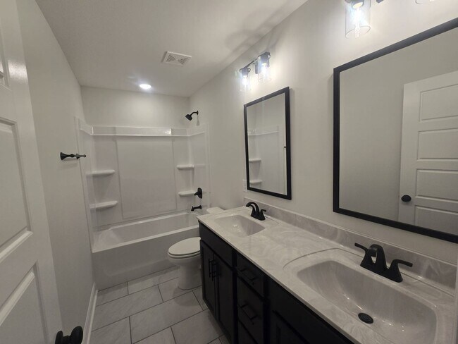 Building Photo - 1 Month Free Rent! Jasper New Construction...