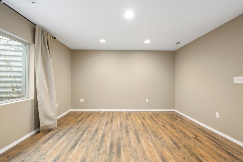 Building Photo - 203 W Cooper Ave