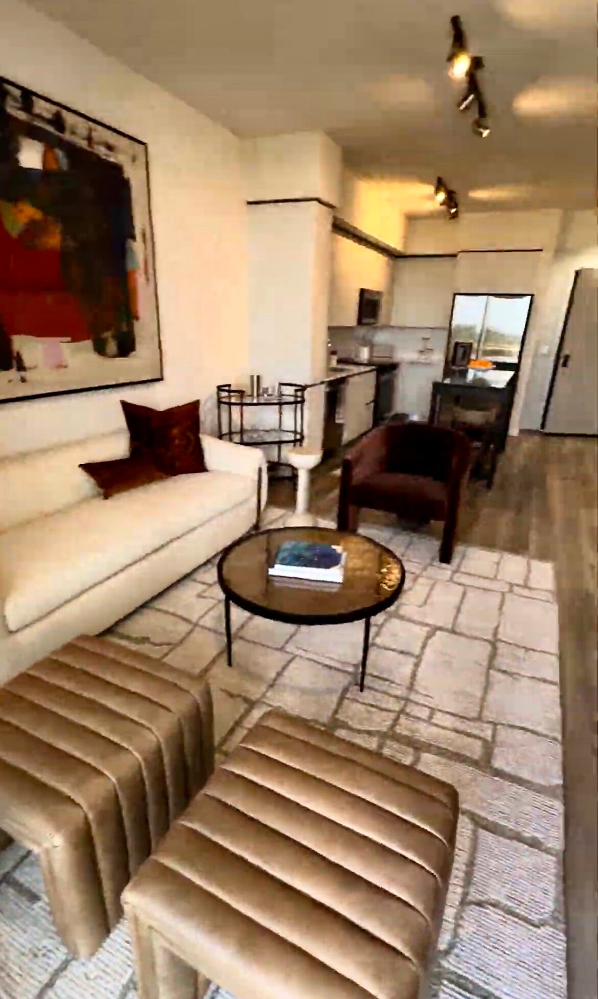 Building Photo - 722 NW 2nd Ave