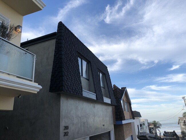 Building Photo - 202 39th St