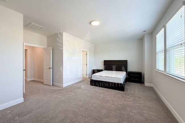 Building Photo - 1306 Farm Pond Trail