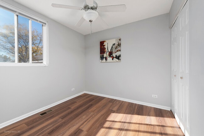 Building Photo - 1093 Symphony Dr