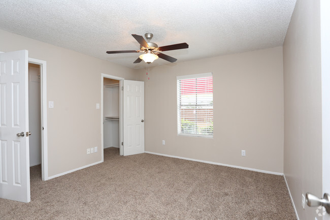 Interior Photo - Dover Pointe