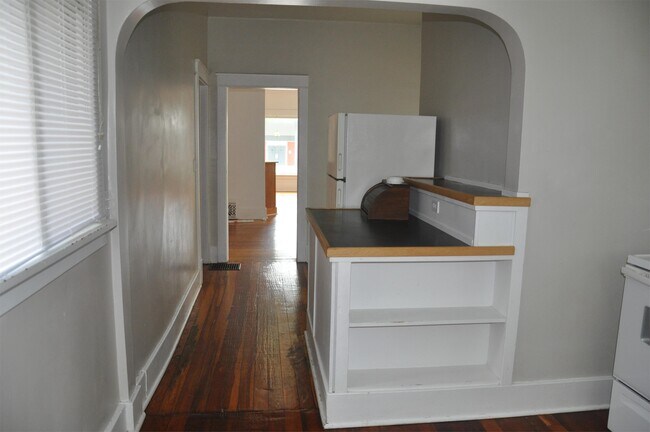 Building Photo - 109 Sanborn Ave