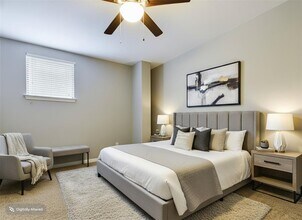 Building Photo - 2502 Leon St