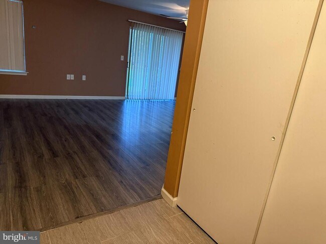 Building Photo - 414 Walden Cir