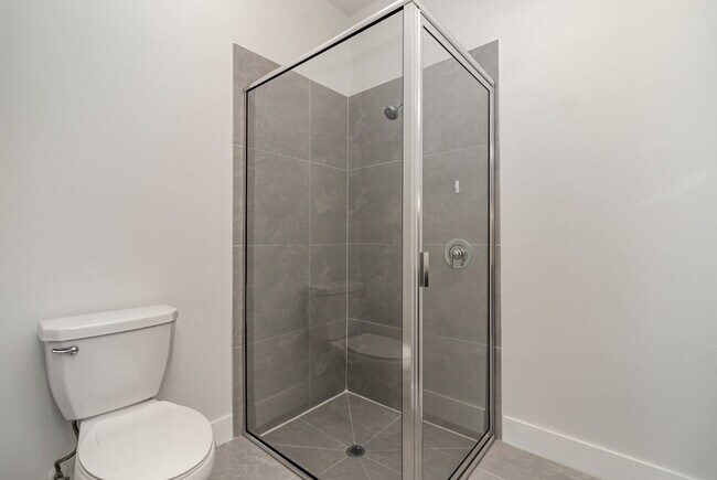 Building Photo - 1213 Waterford St SE