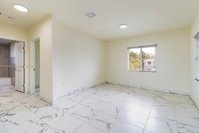 Building Photo - 2323 NW 15th St