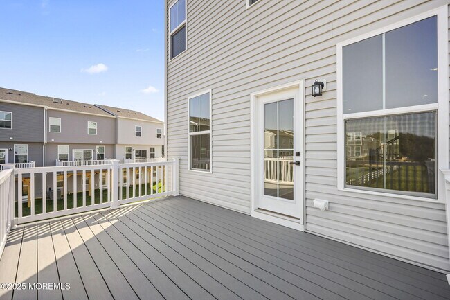 Building Photo - 20 Gramercy Dr